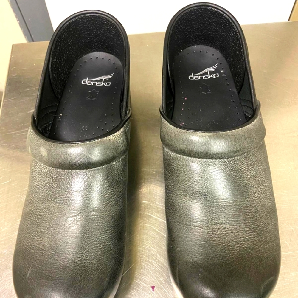 Mens Black size 12 Dansko shoes